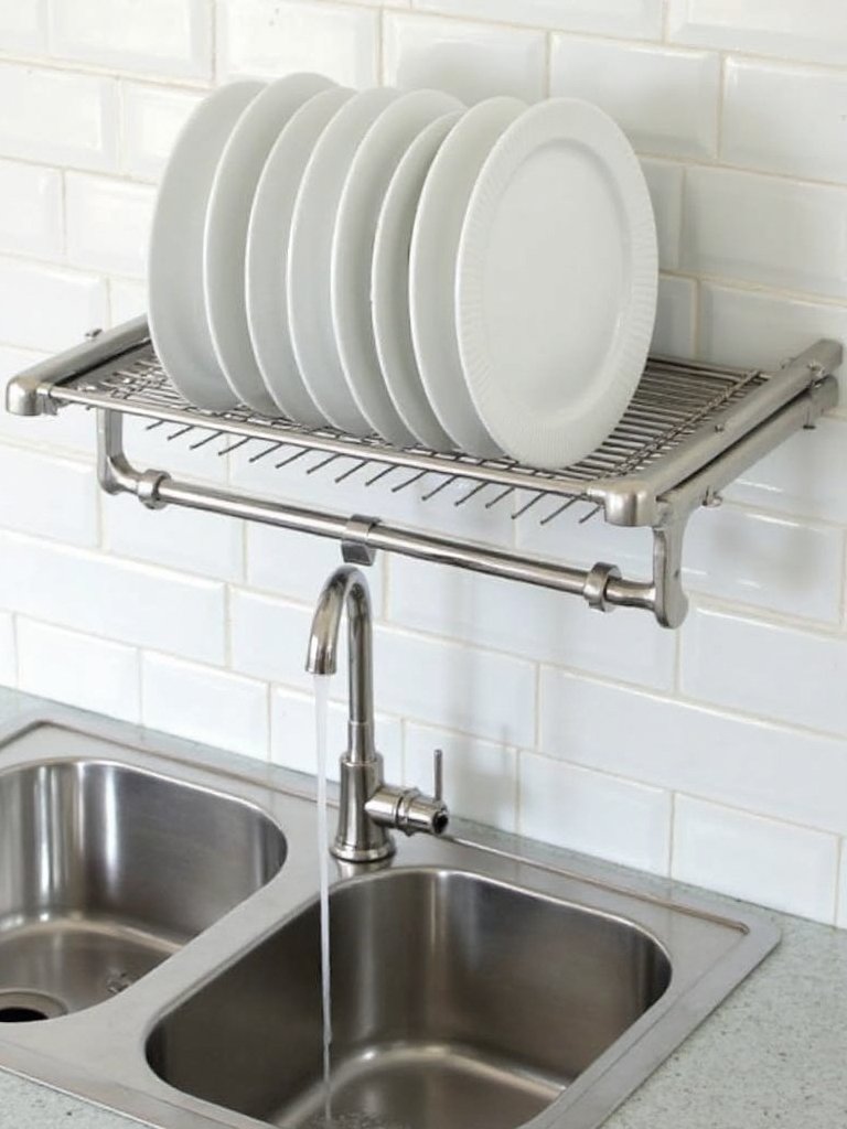 vertical space saving dish drying solution